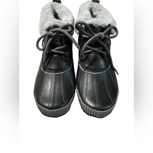 Women’s Jsport Mary Waterproof Ankle Short DuckBoot Black Sz 7. Good Condition